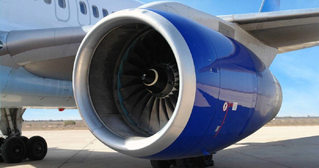 how airplane engine works